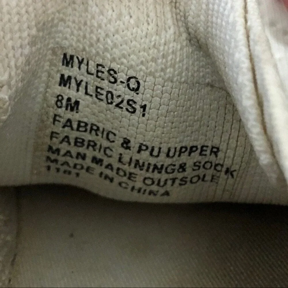 Women's chunky sole Sneakers Myles Q by Steve Madden Size 8 Cream‎ color